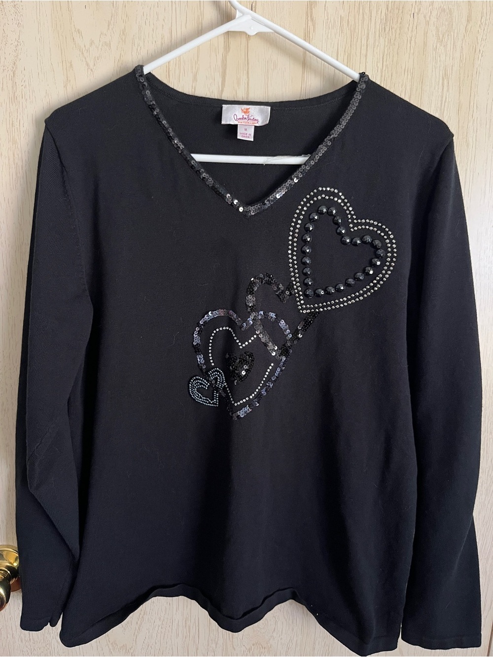 QUAKER FACTORY Black Heart Beaded V-Neck Sweater Sz Medium